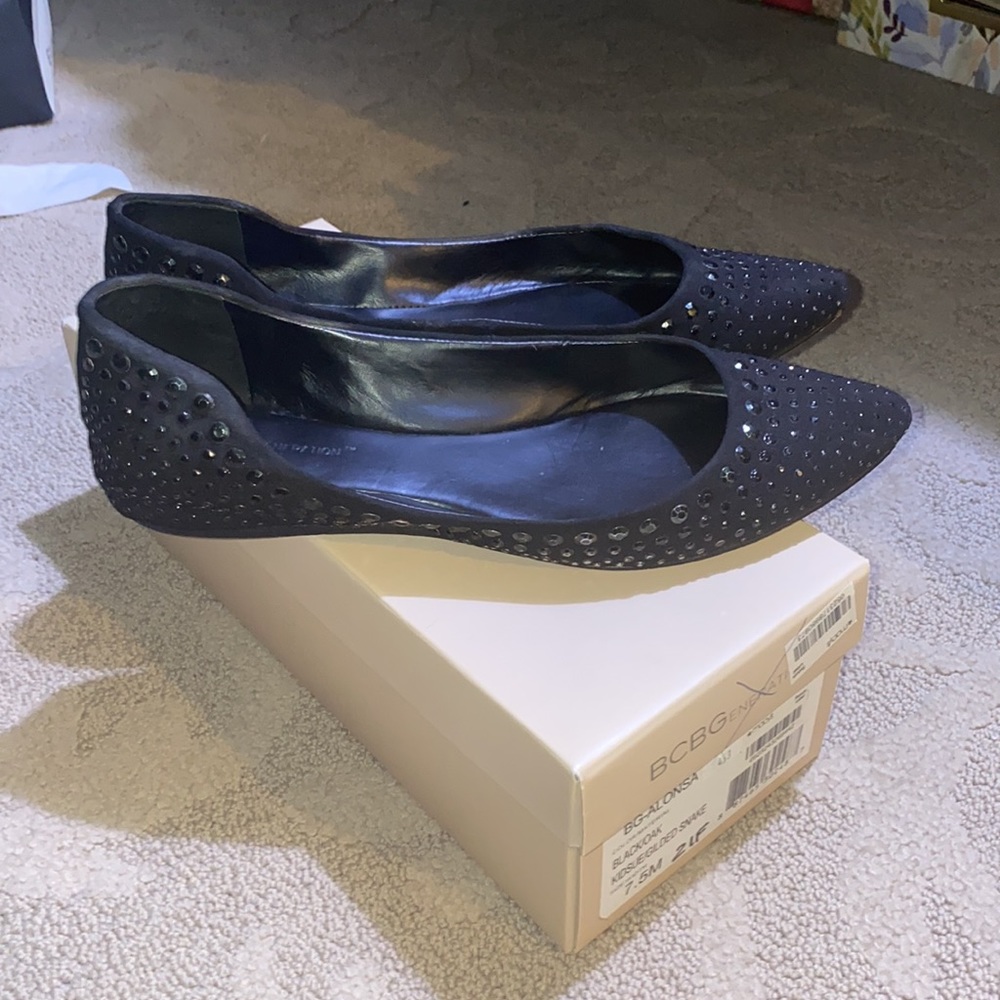 Flats - Picture 2 of 7